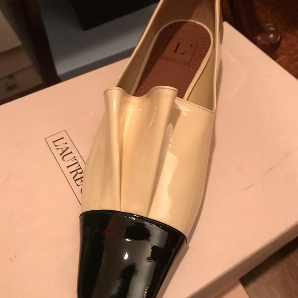 NIB l’’autre chose shoes patent leather ivory and black size 7
